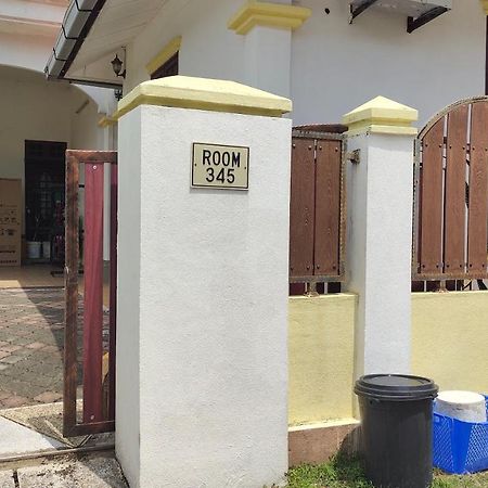 Room 345 Kota Bharu Buitenkant foto