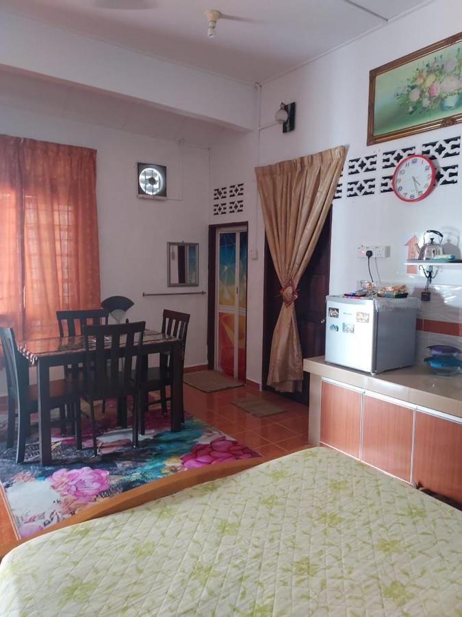 Room 345 Kota Bharu Buitenkant foto