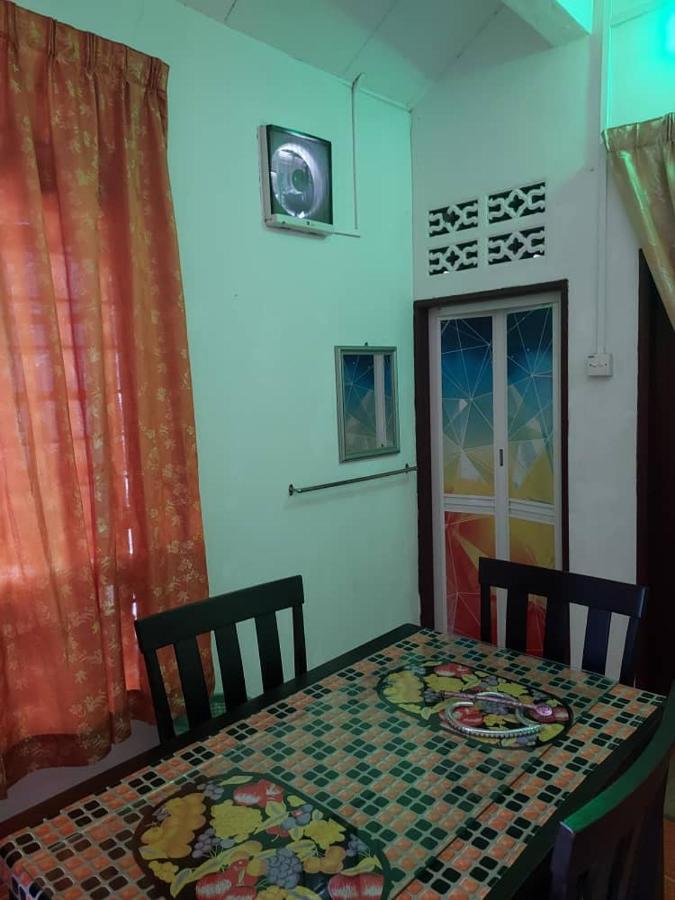 Room 345 Kota Bharu Buitenkant foto