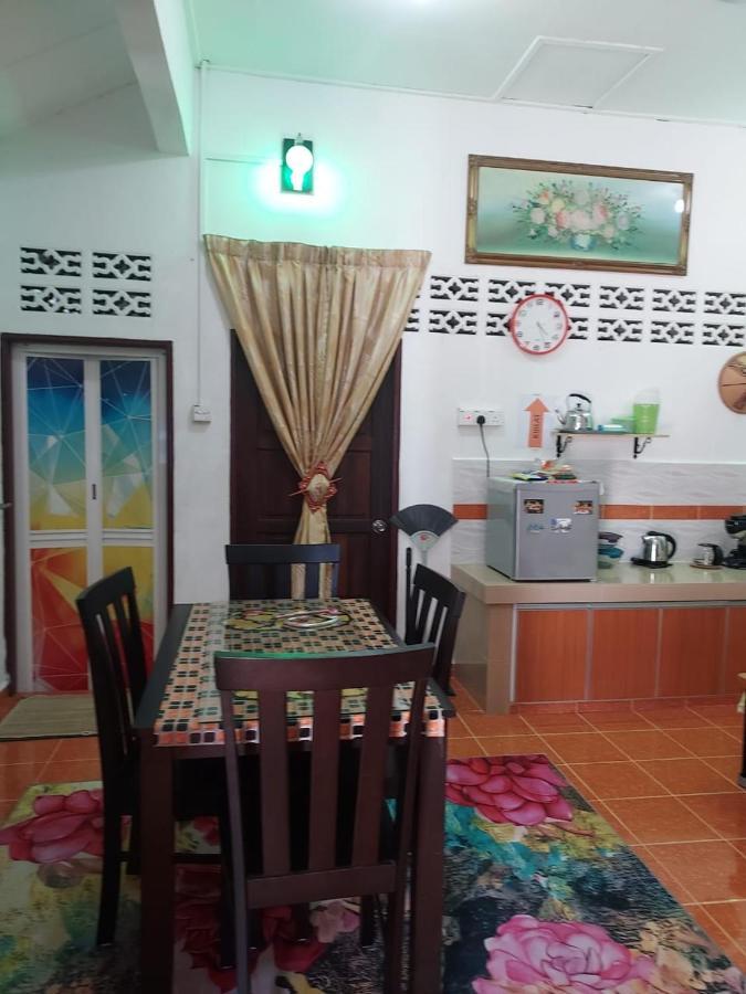 Room 345 Kota Bharu Buitenkant foto