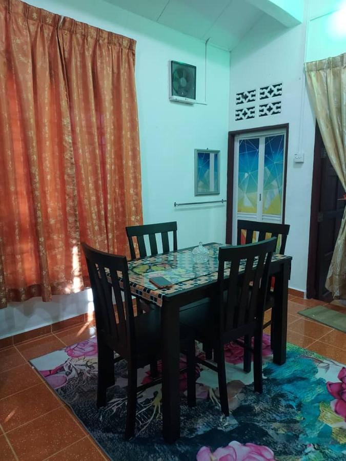 Room 345 Kota Bharu Buitenkant foto